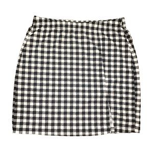 SHEIN mini skirt, houndstooth print, perfect for a night out!
